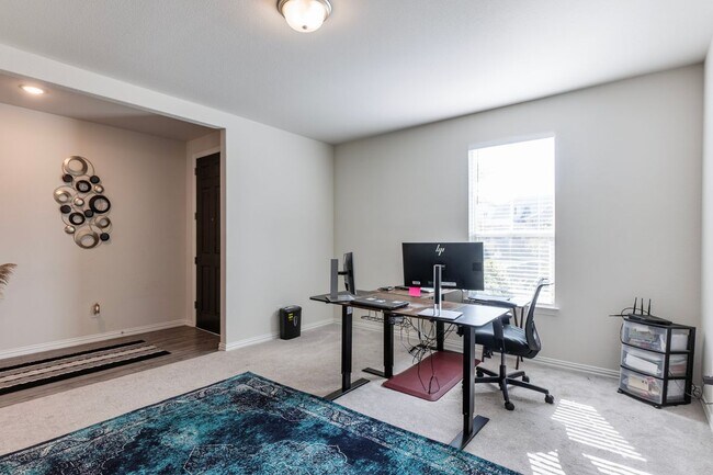 Foto del edificio - 2424 Coyote Way