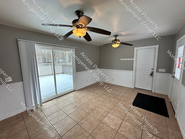 Building Photo - Three Bedroom Home Between GVSU and Standale