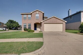Building Photo - 9201 Whistlewood Dr