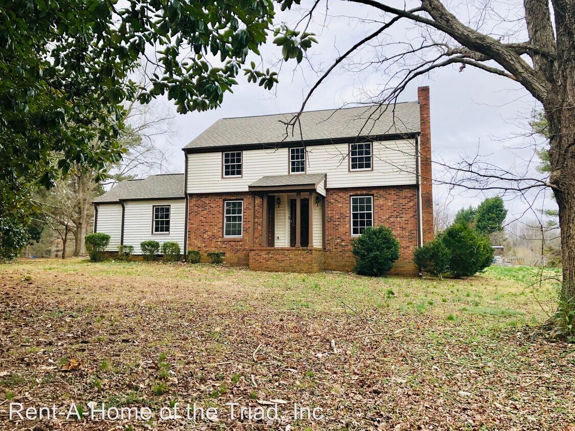 Foto principal - 4 br, 2.5 bath House - 4010 Rose Lake Drive