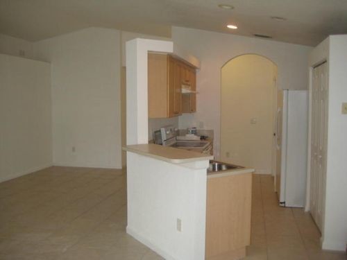 Building Photo - 1430 Red Apple Ln