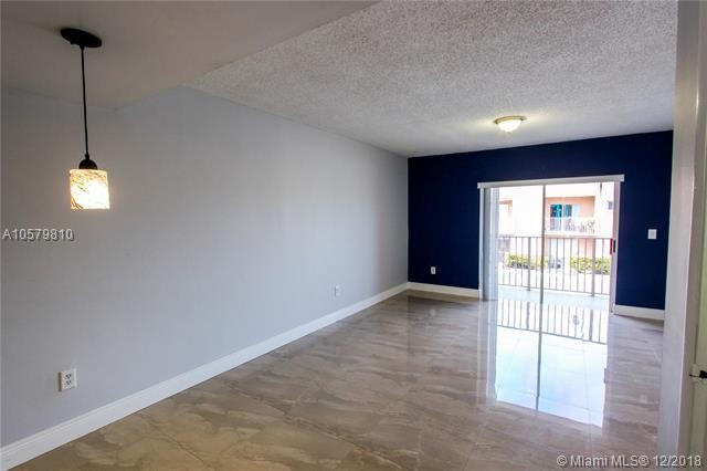 Building Photo - 2610 W 76th St