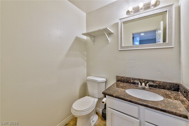 Building Photo - 2078 Waverly Cir