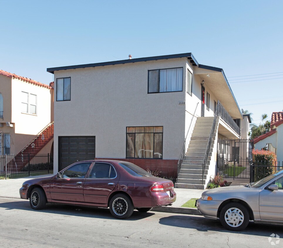 Foto del edificio - 2066 Cedar Ave