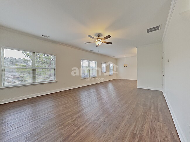 Foto del edificio - 2052 Greenfern Ct SE