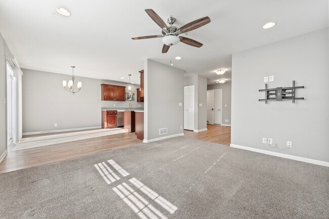 Building Photo - 7077 Hidden Green Cir