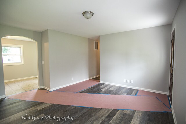 Building Photo - 105 Circle Dr E
