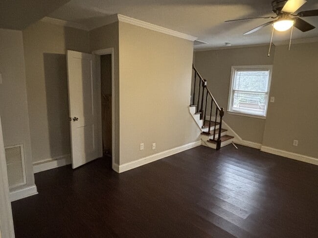 Building Photo - 1042 Bose Ave