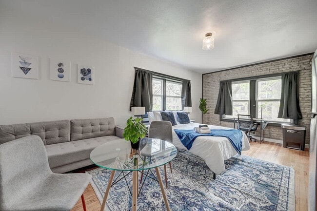 Foto del edificio - 1925 N Prospect Ave