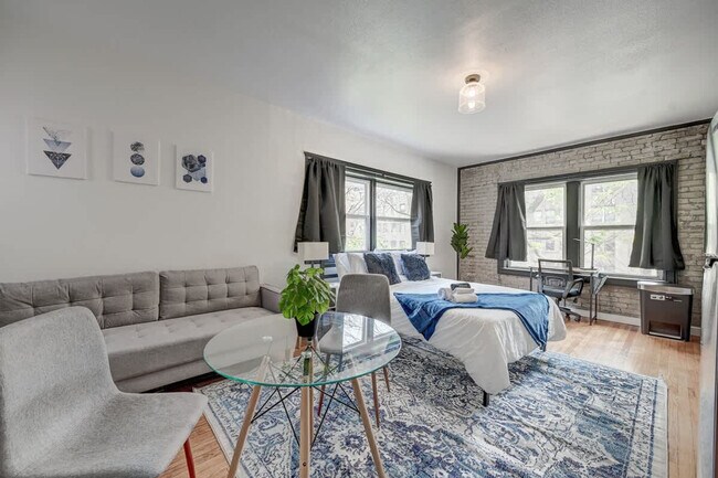 Building Photo - 1925 N Prospect Ave