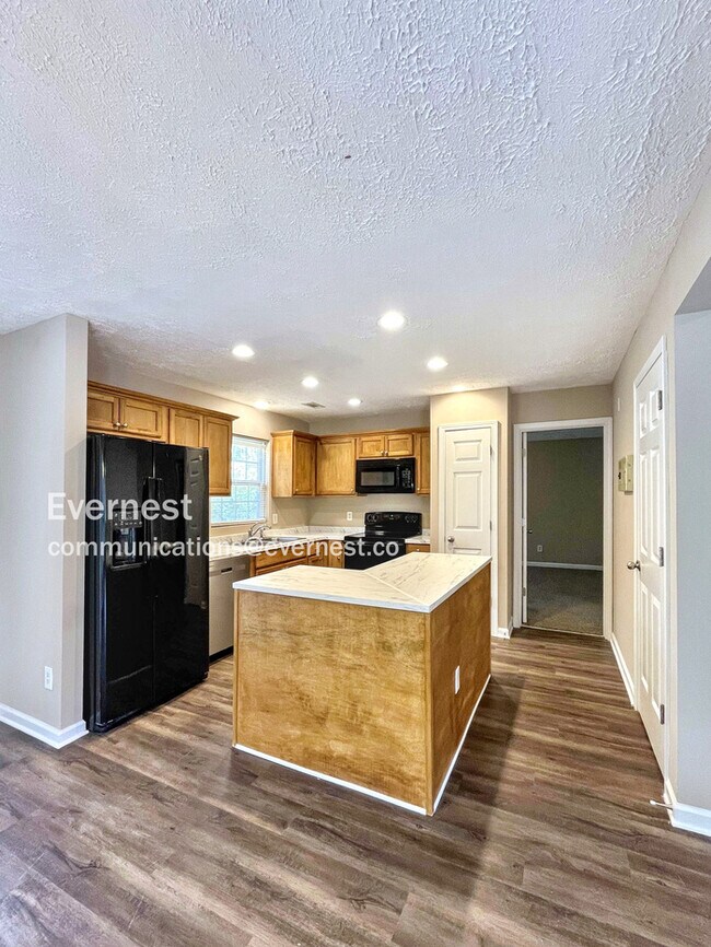 Foto del edificio - 5005 Cobblestone Creek Dr