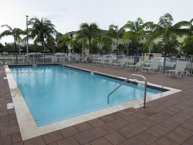 Foto del edificio - 8882 W Flagler St