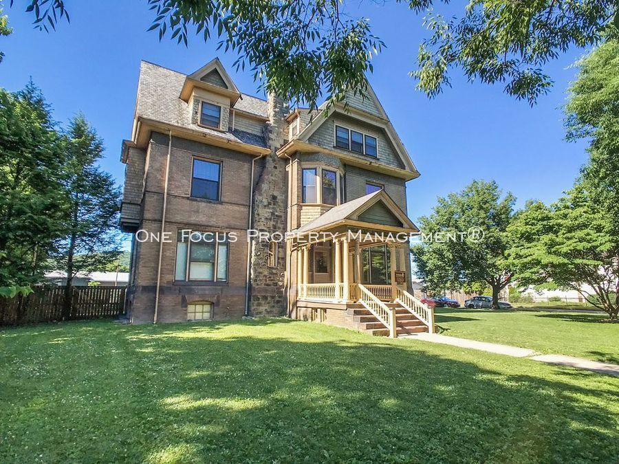 Primary Photo - 1006 W 4th St