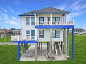 Building Photo - 2496 Gilmore