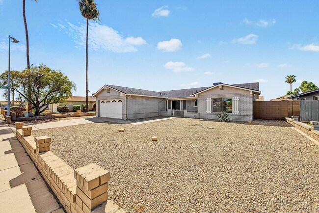 Building Photo - 10222 N 52nd Dr