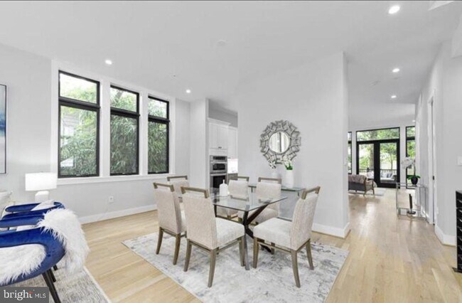 Foto del edificio - 2912 26th St NE