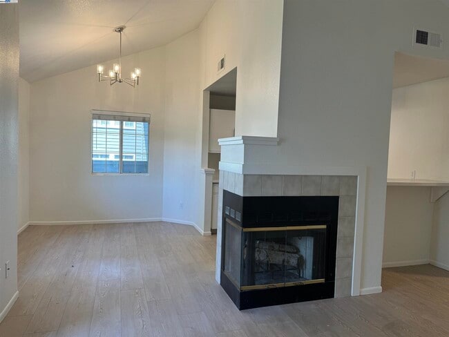 Building Photo - 7595 Canyon Meadows Cir