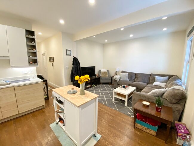 Foto del edificio - 106 Buttonwood St