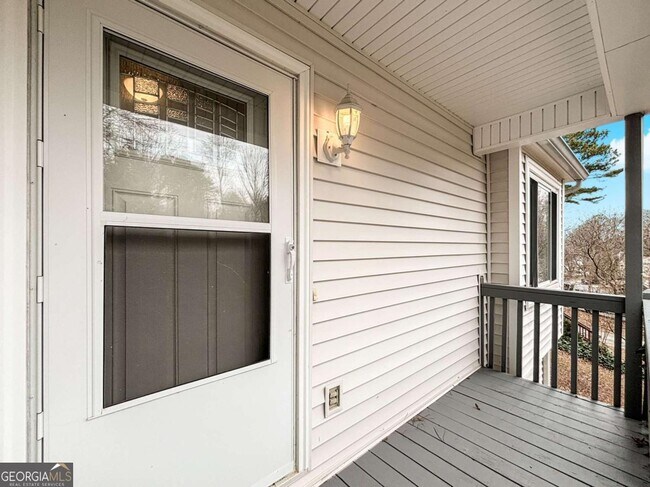 Foto del edificio - 1819 Cres Hill Dr NW