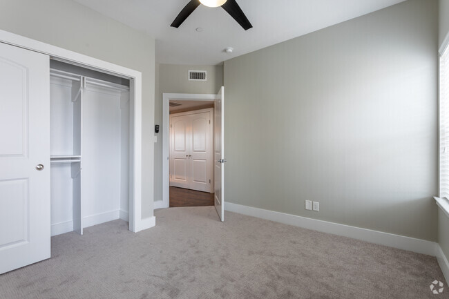 2BR,2BA - 961SF - Bedroom - BellaVeux