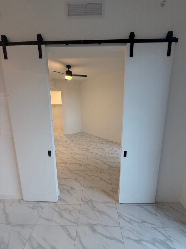 Foto del edificio - 2311 NE 174th St