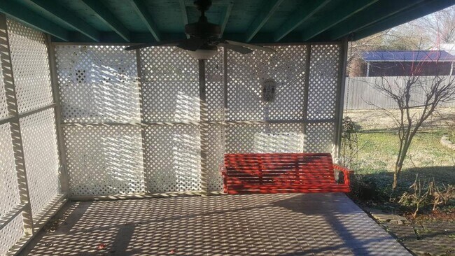 Foto del edificio - 8072 W Van Hook St