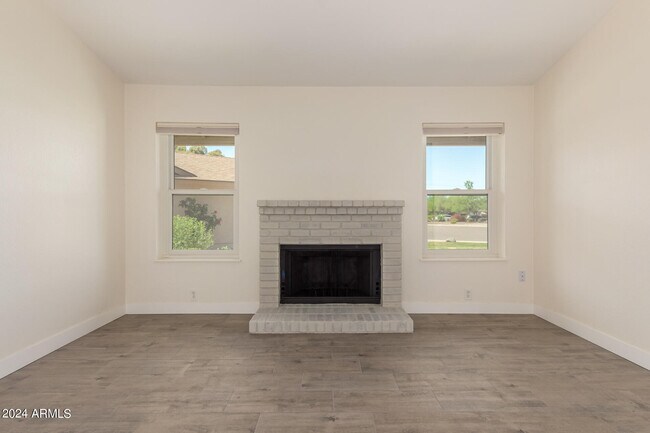 Foto del edificio - 10795 N 109th St