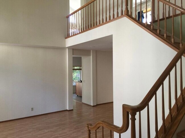 Building Photo - 34384 Dunhill Dr