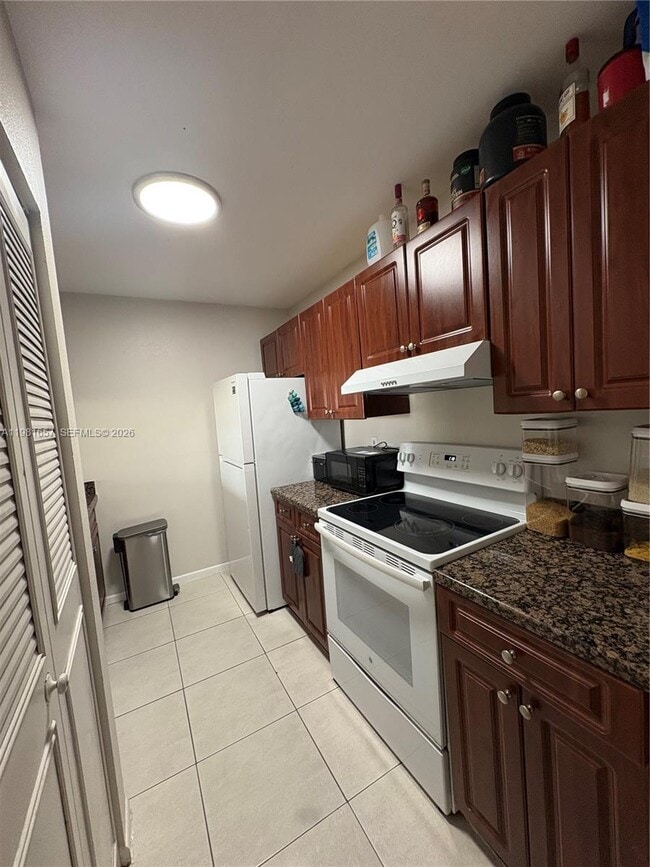 Foto del edificio - 9955 Twin Lakes Dr