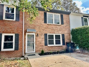 Building Photo - 1516 Deer Lake Dr