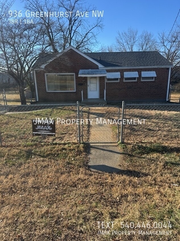 Photo - 936 Greenhurst Ave NW-