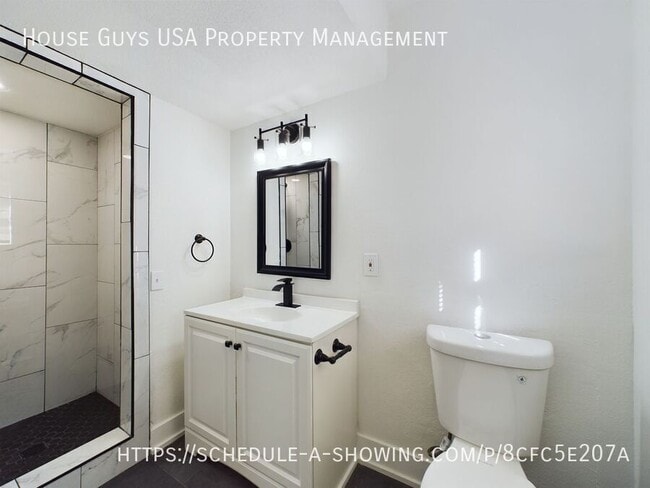 Foto del edificio - 8600 Countryshire Ln