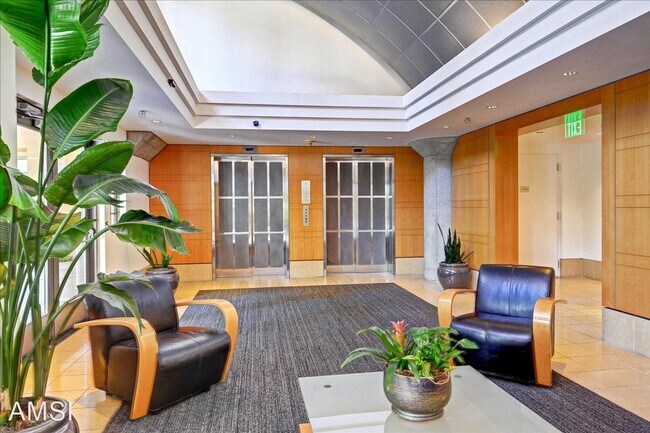 Foto del edificio - 3 br, 2.5 bath House - 300 Beale St #608