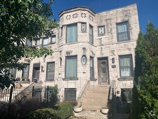 Building Photo - 1114 E 62nd St
