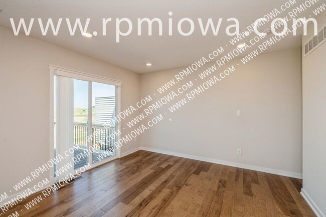 Foto del edificio - WAUKEE SCHOOLS!! 4 Bedroom, 2.5 Bathroom N...