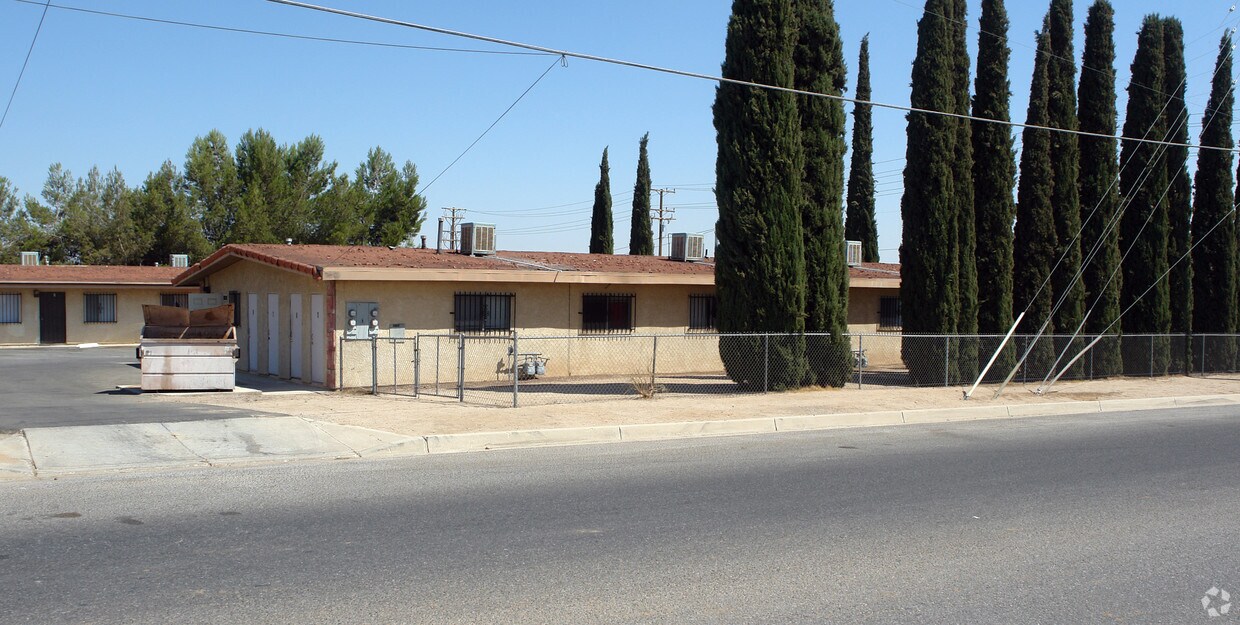 Building Photo - 9140 E Ave