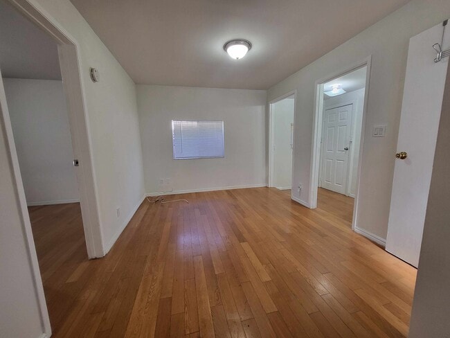 Building Photo - 346 S Ave 19