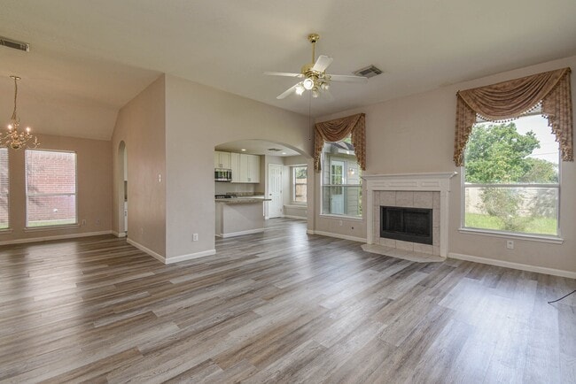 Building Photo - 14214 Silver Glade Ln