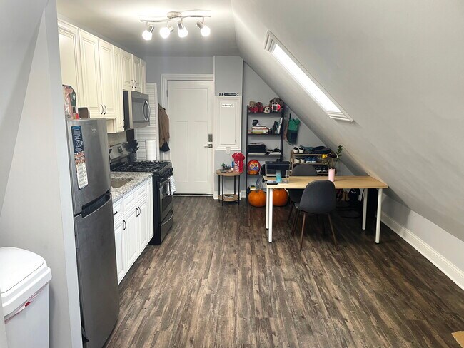Foto del edificio - 2824 N Ridgeway Ave