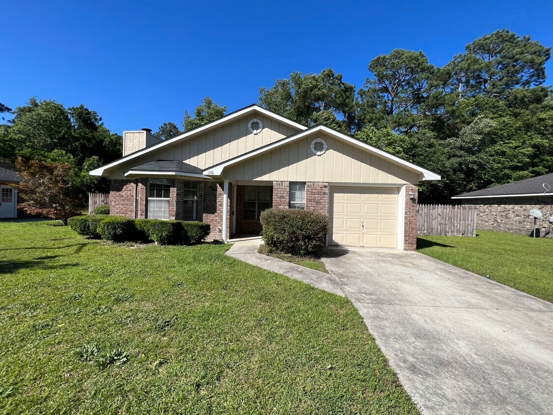 1316 Loblolly Dr, Hinesville, GA 31313 House Rental in Hinesville, GA
