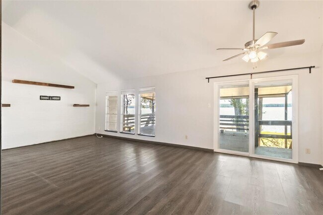 Foto del edificio - 344 Peach Is Rd