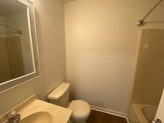 Foto del edificio - 3901 Lindbergh Dr