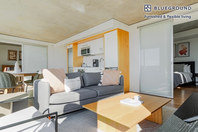 Building Photo - 225 Cedar St