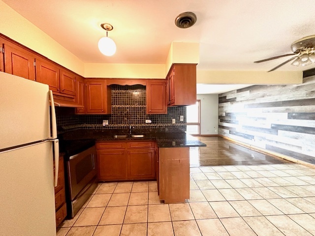 Foto del edificio - 3158 W 93rd St