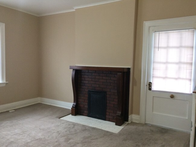 Foto del edificio - 2504 Memorial Pkwy