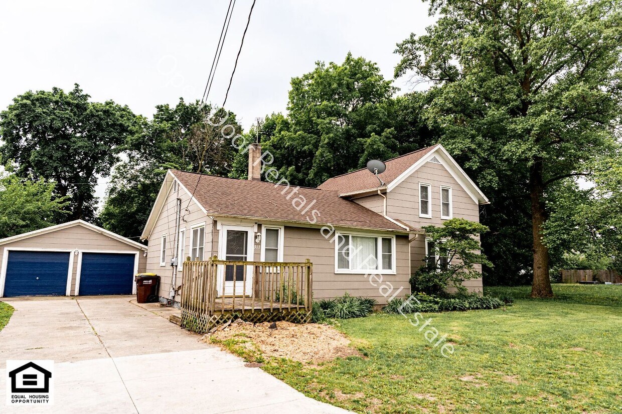 Foto principal - 317 W 16th St