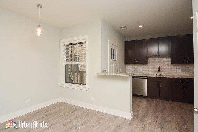 Foto del edificio - 1139 Maple Ave