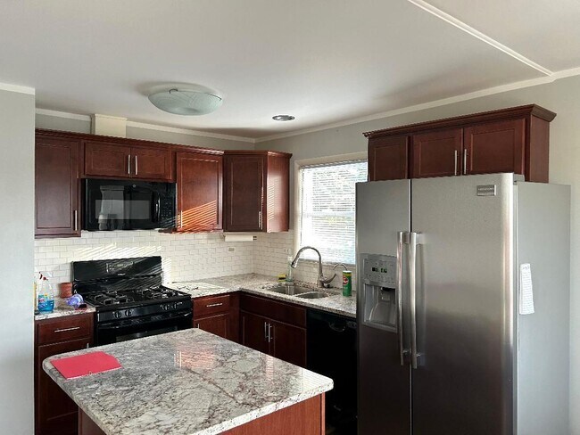 Building Photo - 9246 Courtland Dr