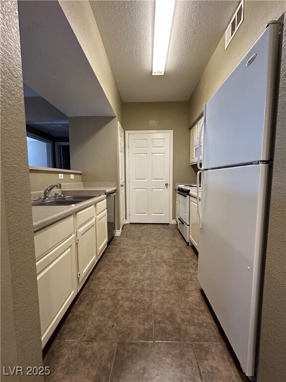 Building Photo - 6955 N Durango Dr