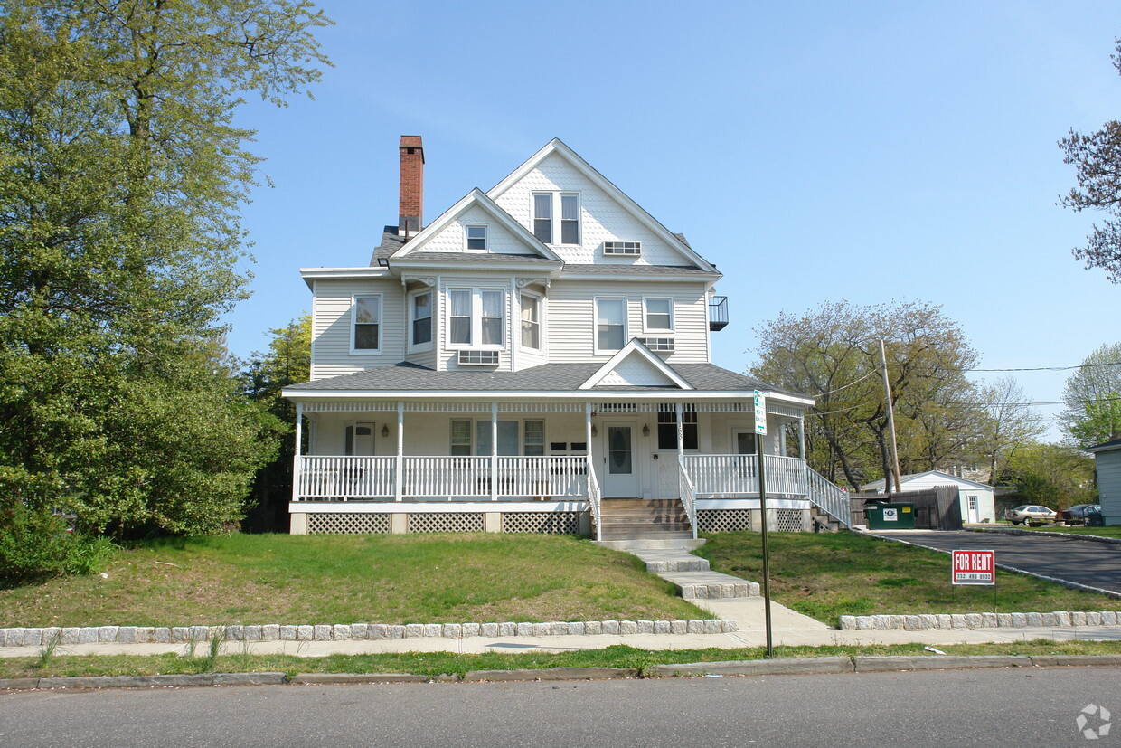Primary Photo - 163 Franklin Ave